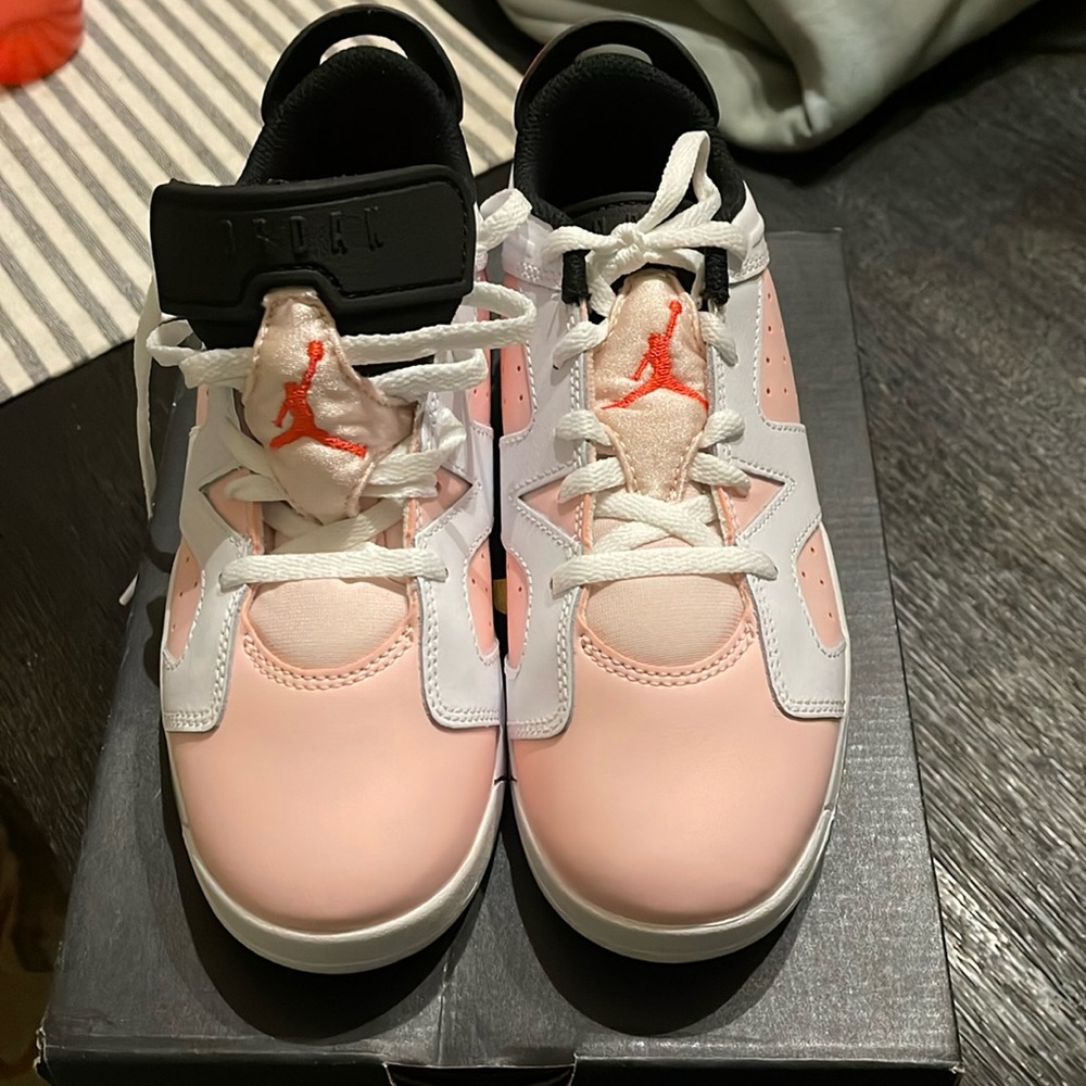 Girls Jordans 6 Retro low. size 2.5. Brand new in box.
